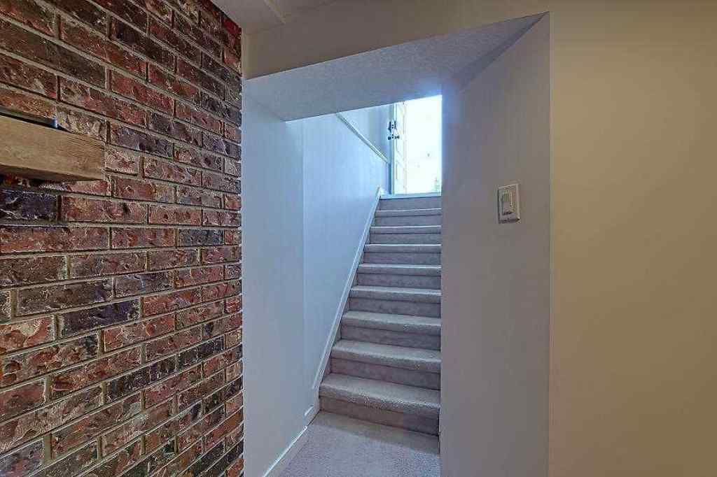 MLS® A2234016 - 51 Hollyburn Road SW in Haysboro Calgary, Residential