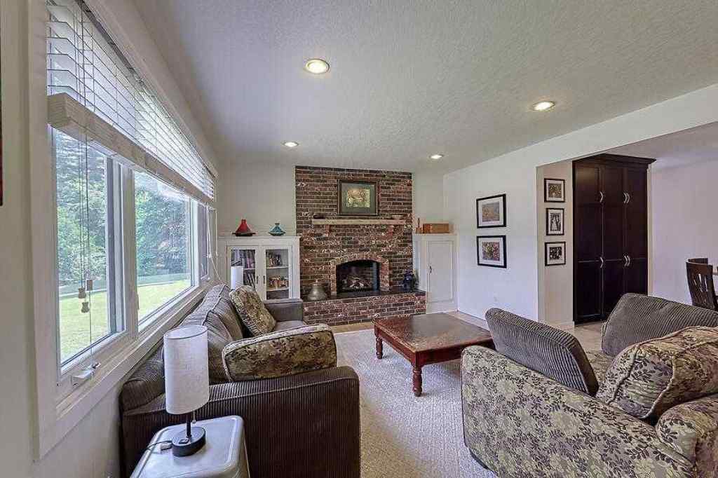 MLS® A2234016 - 51 Hollyburn Road SW in Haysboro Calgary, Residential