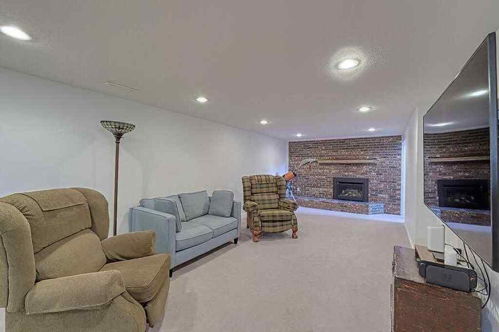 MLS® A2234016 - 51 Hollyburn Road SW in Haysboro Calgary, Residential