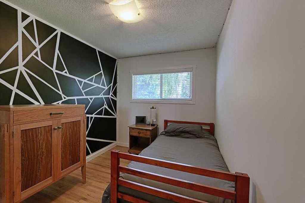 MLS® A2234016 - 51 Hollyburn Road SW in Haysboro Calgary, Residential