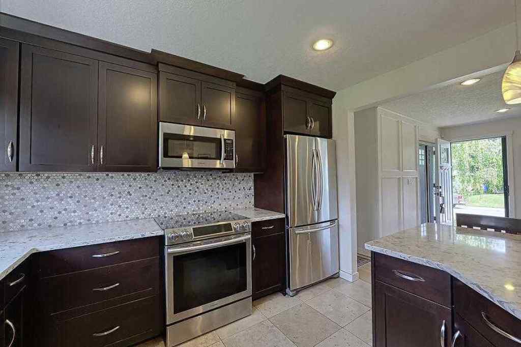 MLS® A2234016 - 51 Hollyburn Road SW in Haysboro Calgary, Residential