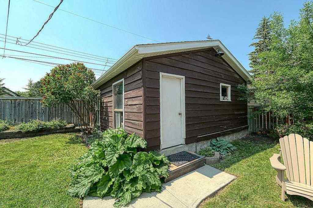 MLS® A2234016 - 51 Hollyburn Road SW in Haysboro Calgary, Residential