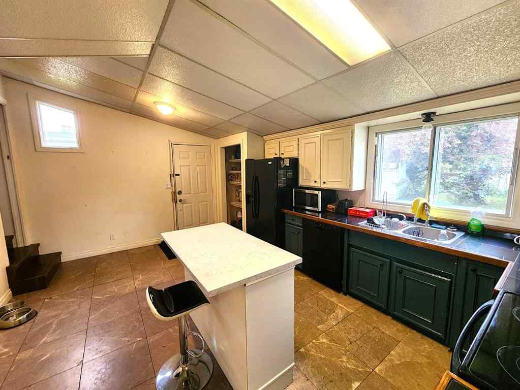 MLS® A2234054 - 5713 57 Avenue  in Riverside Meadows Red Deer, Residential