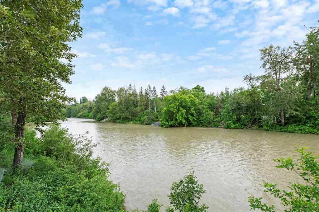 MLS® A2234057 - Unit #201 228 26 Avenue SW in Mission Calgary, Residential