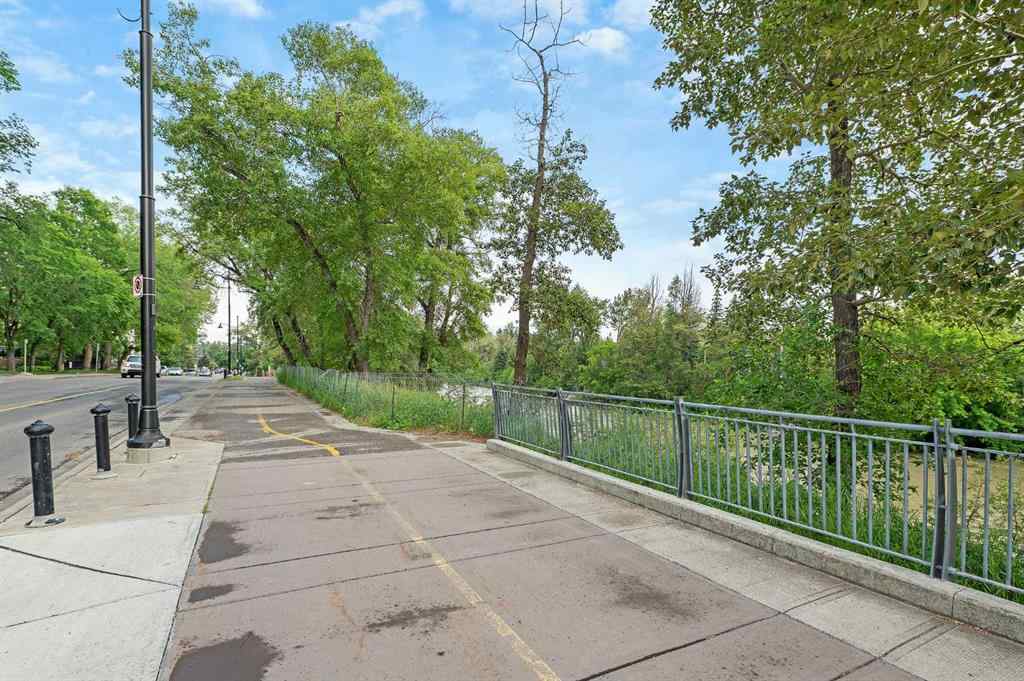 MLS® A2234057 - Unit #201 228 26 Avenue SW in Mission Calgary, Residential