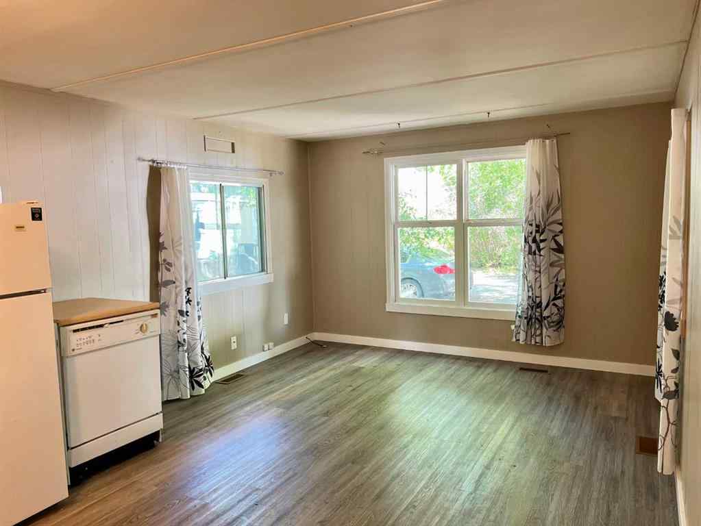 MLS® A2234080 - Unit #1 911 MacLeod Street  in NONE Pincher Creek, Mobile