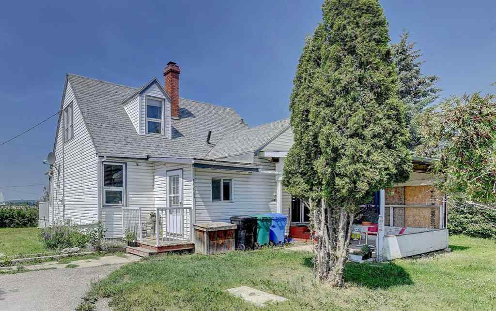 MLS® A2234082 - 1111 7th Avenue  in N/A Beaverlodge, Residential