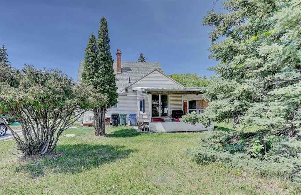 MLS® A2234082 - 1111 7th Avenue  in N/A Beaverlodge, Residential