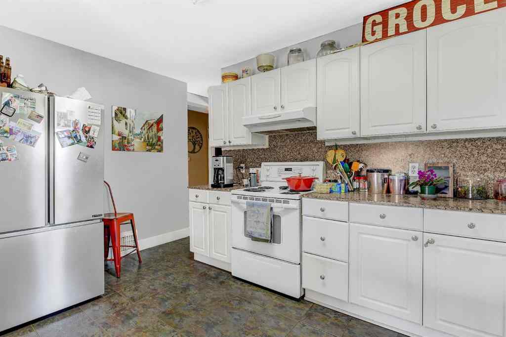 MLS® A2234082 - 1111 7th Avenue  in N/A Beaverlodge, Residential