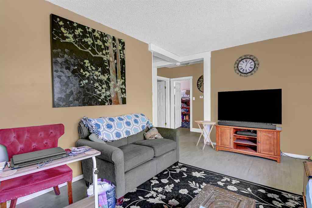 MLS® A2234082 - 1111 7th Avenue  in N/A Beaverlodge, Residential