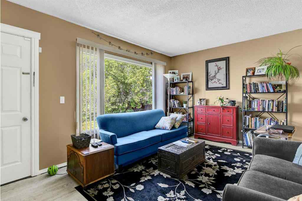 MLS® A2234082 - 1111 7th Avenue  in N/A Beaverlodge, Residential