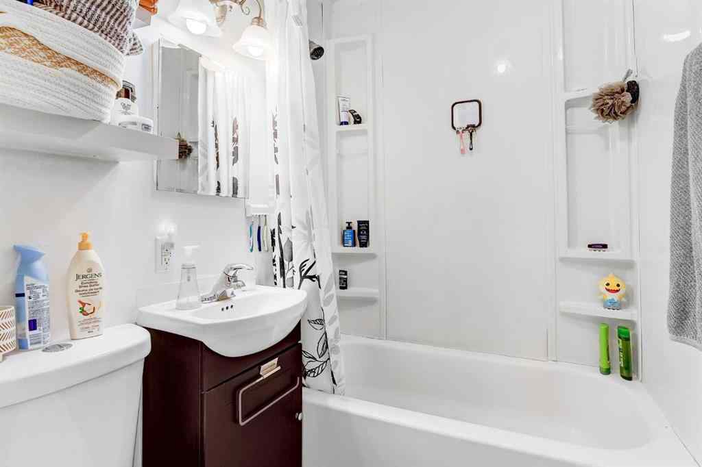 MLS® A2234082 - 1111 7th Avenue  in N/A Beaverlodge, Residential
