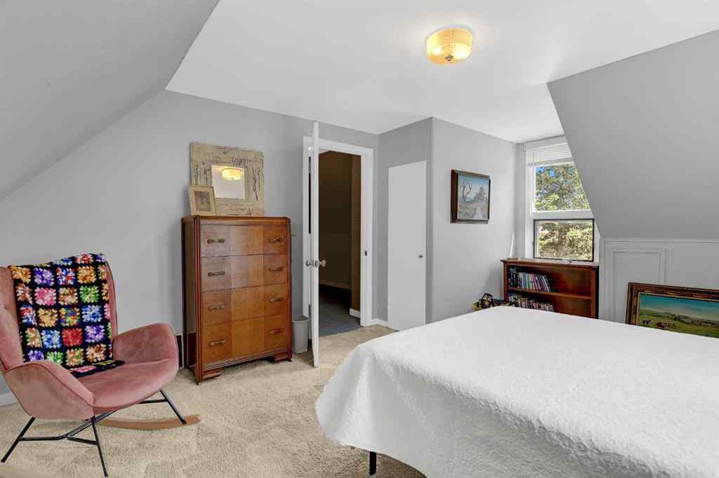 MLS® A2234082 - 1111 7th Avenue  in N/A Beaverlodge, Residential