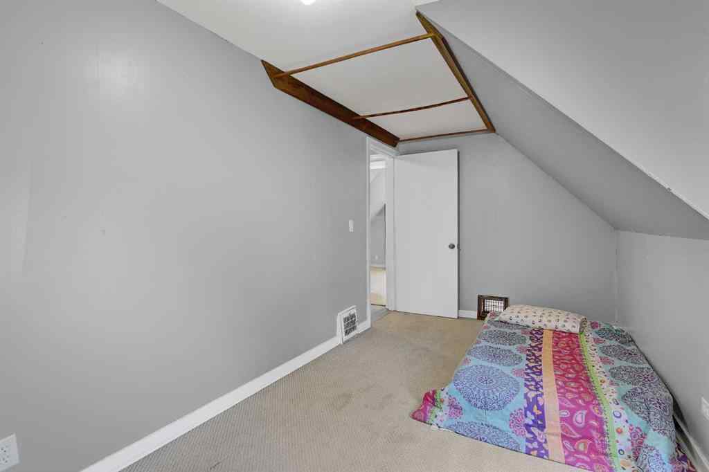 MLS® A2234082 - 1111 7th Avenue  in N/A Beaverlodge, Residential