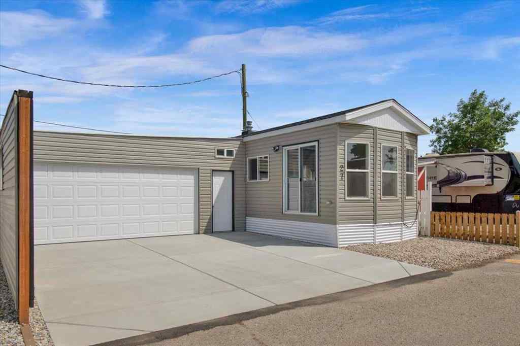 MLS® A2234101 - Unit #27 2106 50 Street SE in Forest Lawn Calgary, Mobile