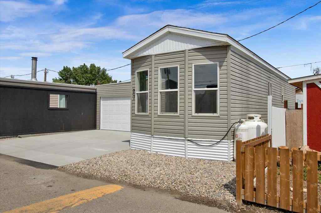 MLS® A2234101 - Unit #27 2106 50 Street SE in Forest Lawn Calgary, Mobile