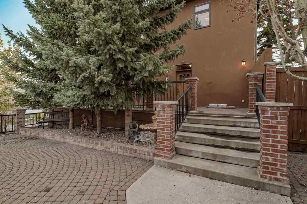 MLS® A2234105 - 804 9A Street NE in Renfrew Calgary, Residential
