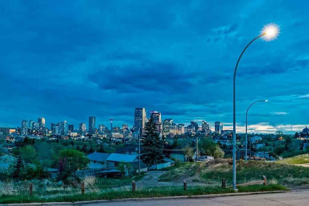 MLS® A2234105 - 804 9A Street NE in Renfrew Calgary, Residential