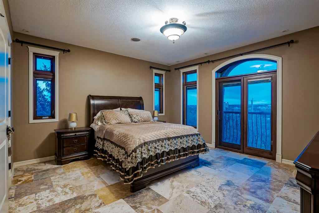 MLS® A2234105 - 804 9A Street NE in Renfrew Calgary, Residential