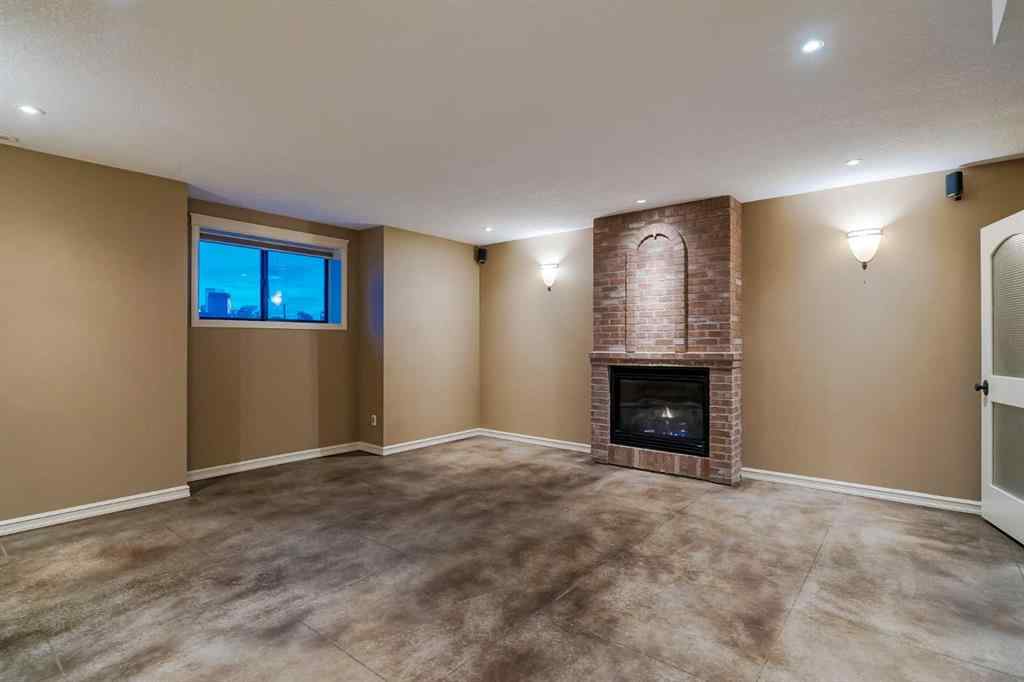 MLS® A2234105 - 804 9A Street NE in Renfrew Calgary, Residential