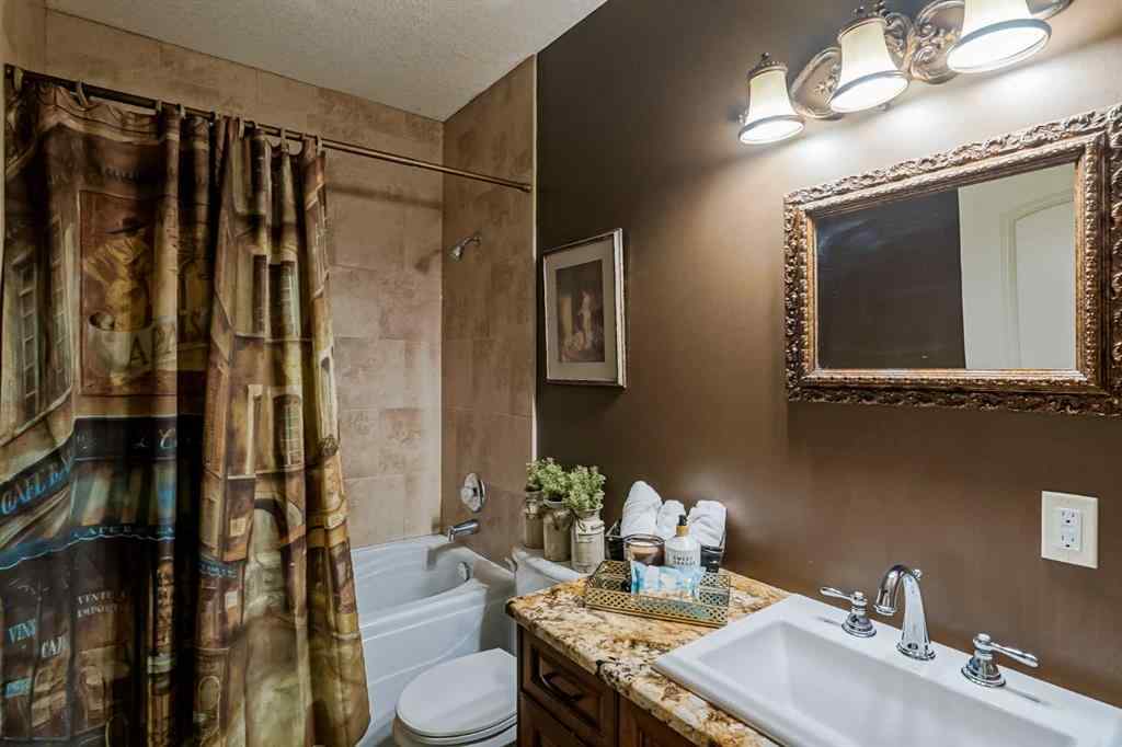 MLS® A2234105 - 804 9A Street NE in Renfrew Calgary, Residential