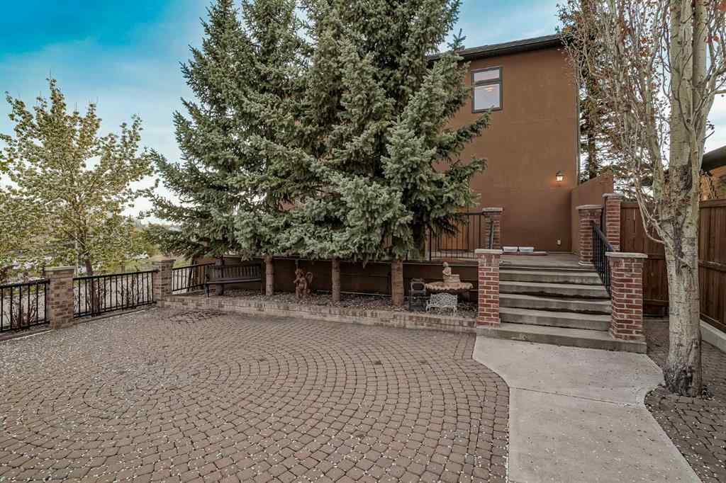 MLS® A2234105 - 804 9A Street NE in Renfrew Calgary, Residential