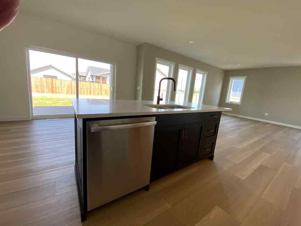 MLS® A2234108 - 4 Williams Avenue  in NONE Olds, Residential