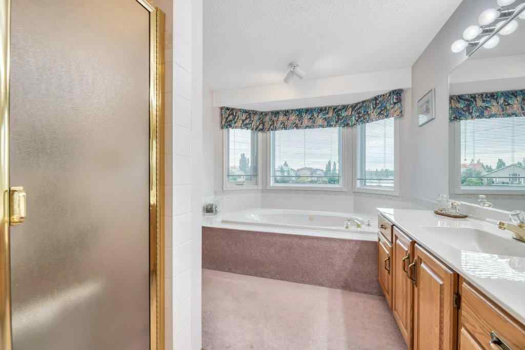MLS® A2234109 - 517 Lakeside Greens Place  in Lakeside Greens Chestermere, Residential