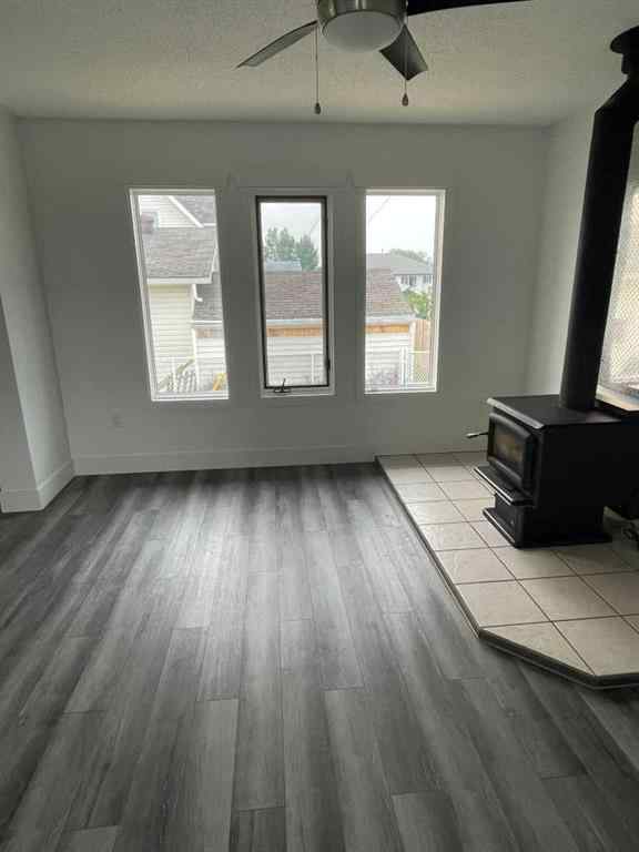 MLS® A2234110 - 4406 56 Street  in NONE Grimshaw, Residential