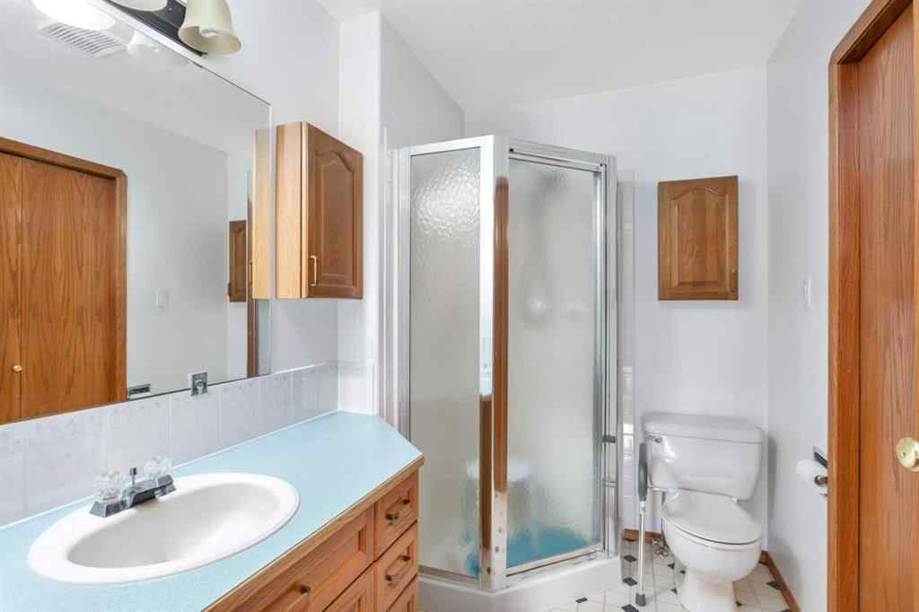 MLS® A2234112 - 4000 42 Street  in Rocky Mtn House Rocky Mountain House, Residential