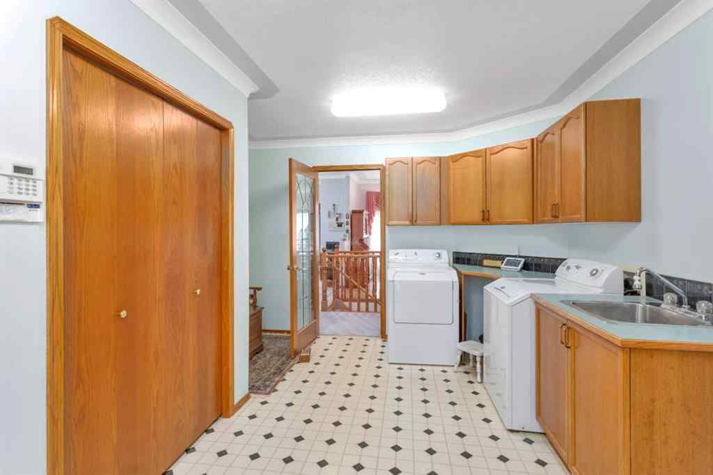MLS® A2234112 - 4000 42 Street  in Rocky Mtn House Rocky Mountain House, Residential