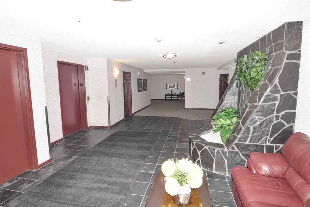 MLS® A2234113 - Unit #109 2022 Canyon Meadows Drive SE in Queensland Calgary, Residential