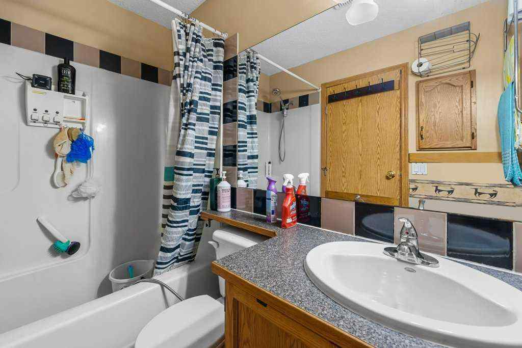 MLS® A2234120 - 29 Country Hills Drive NW in Country Hills Calgary, Residential