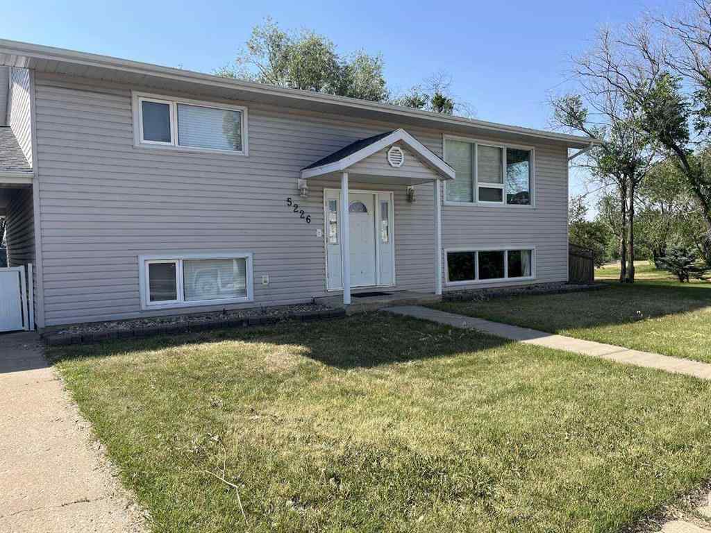 MLS® A2234192 - 5226 52 Street  in Daysland Daysland, Residential