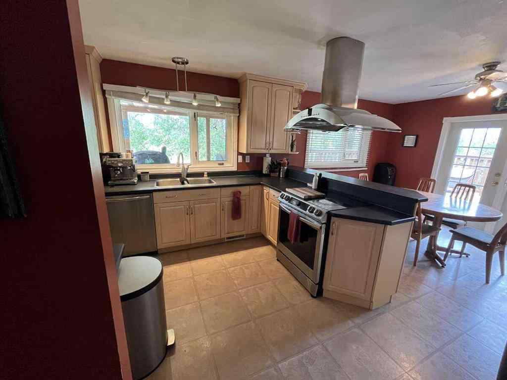 MLS® A2234192 - 5226 52 Street  in Daysland Daysland, Residential