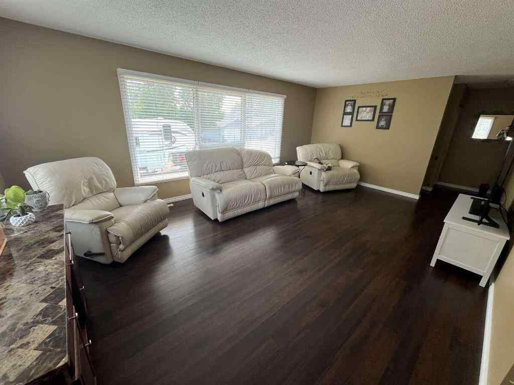 MLS® A2234192 - 5226 52 Street  in Daysland Daysland, Residential