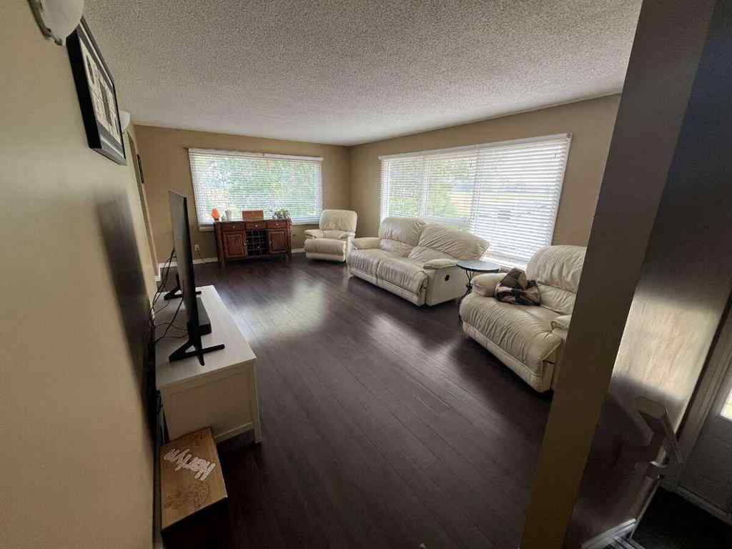 MLS® A2234192 - 5226 52 Street  in Daysland Daysland, Residential