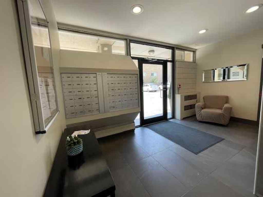 MLS® A2234256 - Unit #704 706 15 Avenue SW in Beltline Calgary, Residential