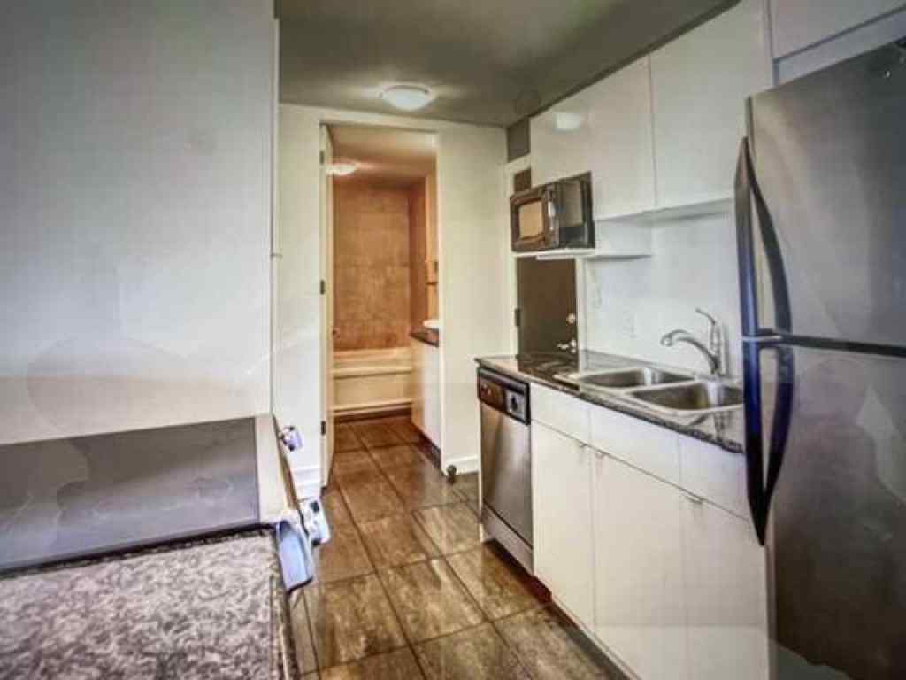 MLS® A2234256 - Unit #704 706 15 Avenue SW in Beltline Calgary, Residential