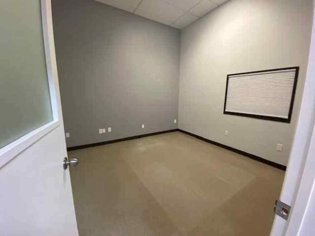 MLS® A2234262 - Unit #5 202 5 Avenue SE in NONE Medicine Hat, Commercial