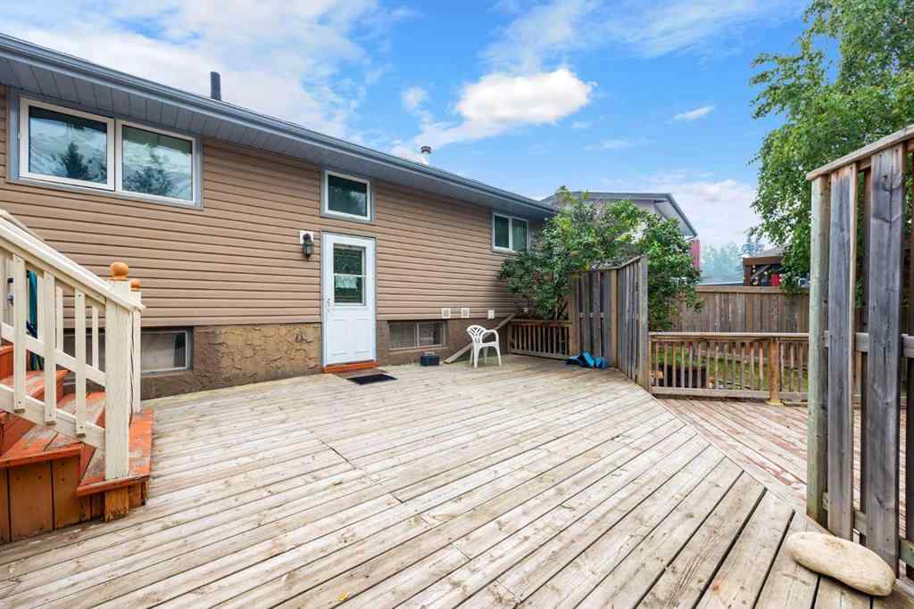 MLS® A2234281 - 109 Hillcrest Drive  in Thickwood Fort McMurray, Residential