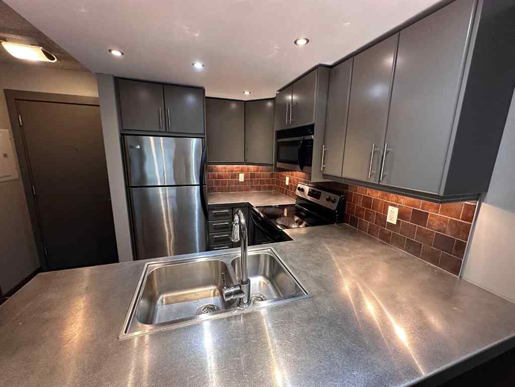 MLS® A2234346 - Unit #104 2411 29 Street SW in Killarney/Glengarry Calgary, Residential