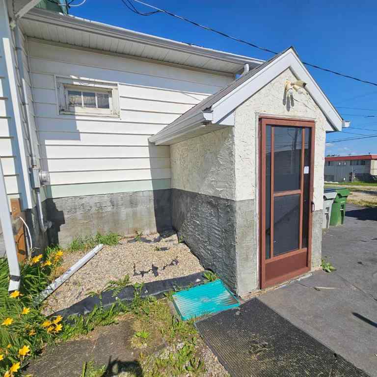 MLS® A2234363 - 4827 5 Avenue   in Edson Edson, Residential