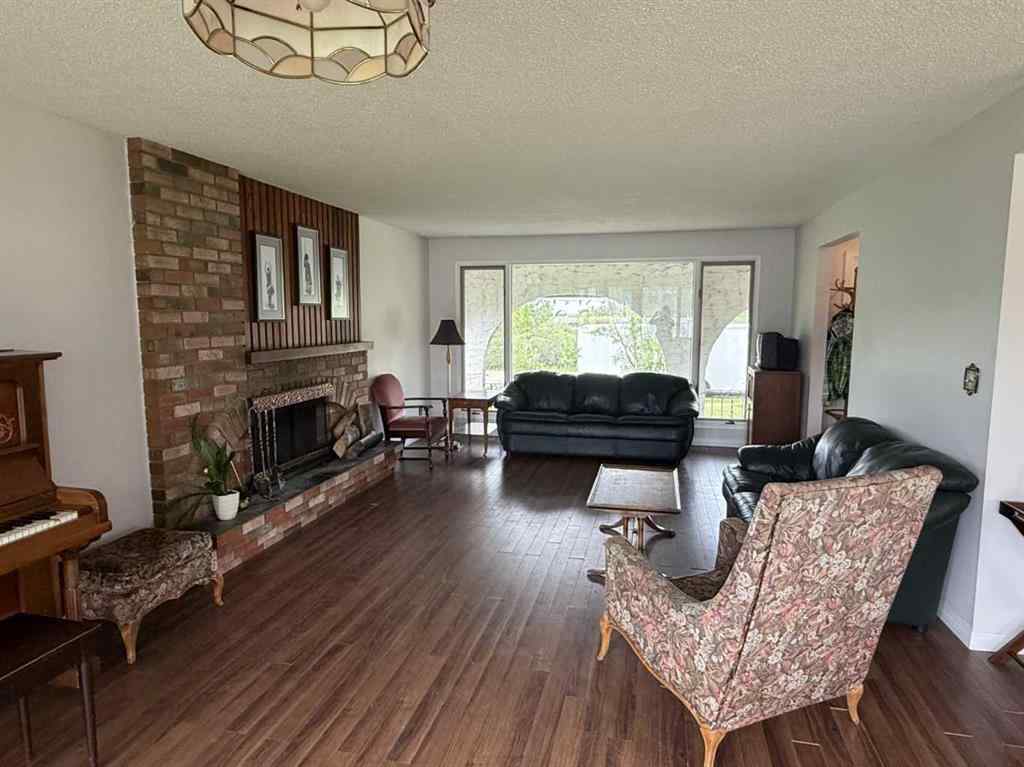 MLS® A2234415 - 4915 Parkview Drive  in NONE Castor, Residential