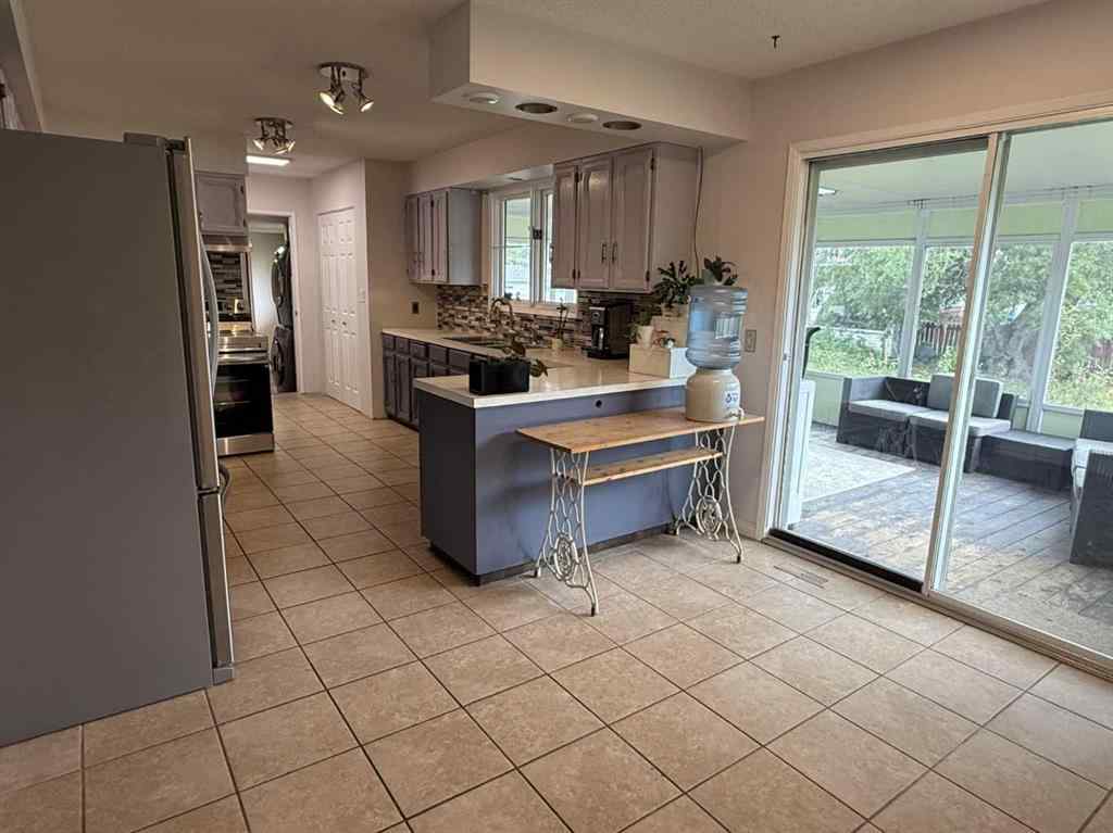 MLS® A2234415 - 4915 Parkview Drive  in NONE Castor, Residential
