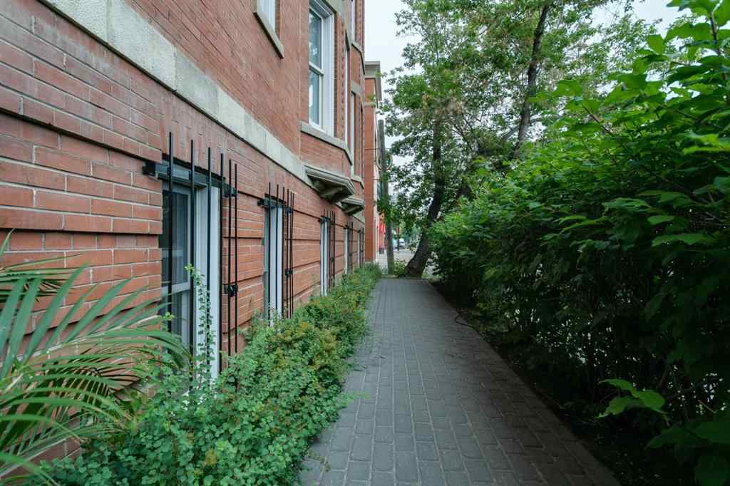 MLS® A2234417 - Unit #1 804 18 Avenue SW in Lower Mount Royal Calgary, Residential