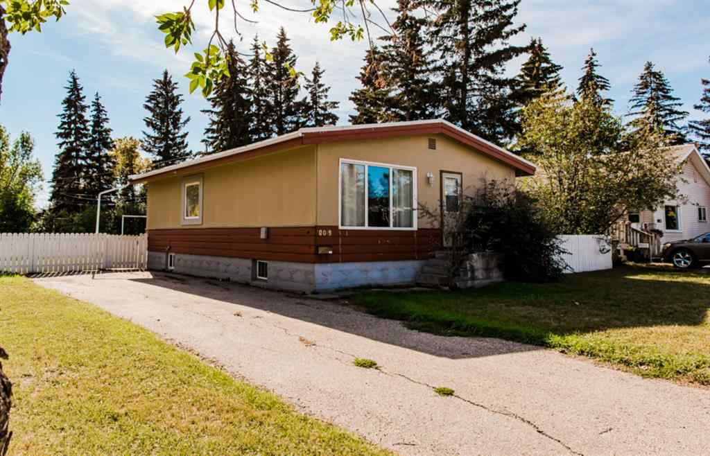 MLS® A2234424 - 10019 93 Avenue  in Swanavon Grande Prairie, Residential