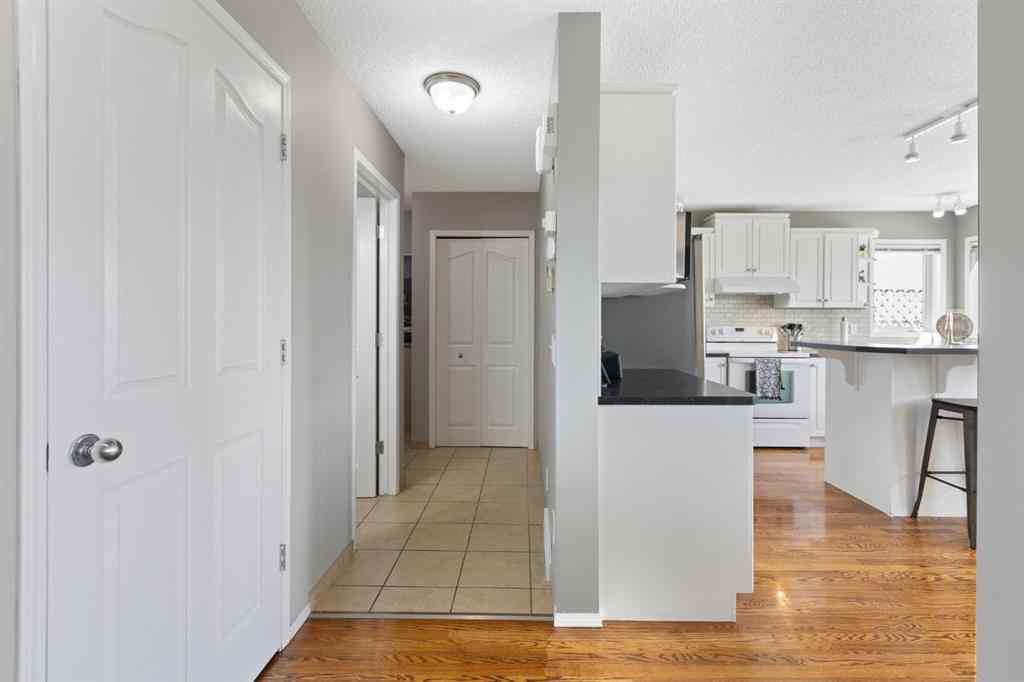 MLS® A2234446 - 94 Somerglen Close SW in Somerset Calgary, Residential