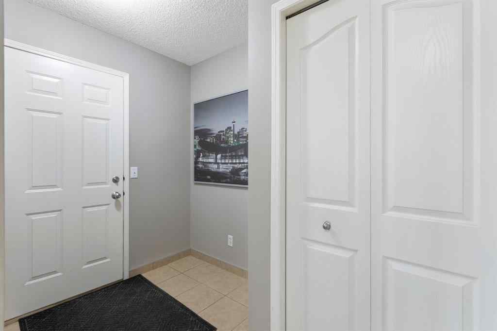 MLS® A2234446 - 94 Somerglen Close SW in Somerset Calgary, Residential