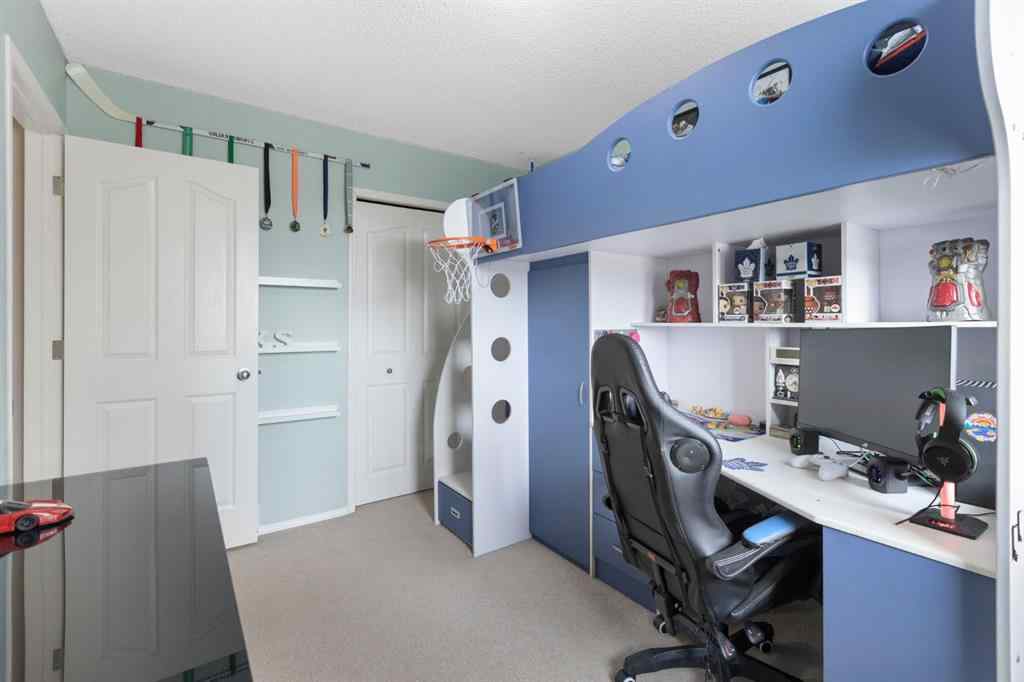 MLS® A2234446 - 94 Somerglen Close SW in Somerset Calgary, Residential